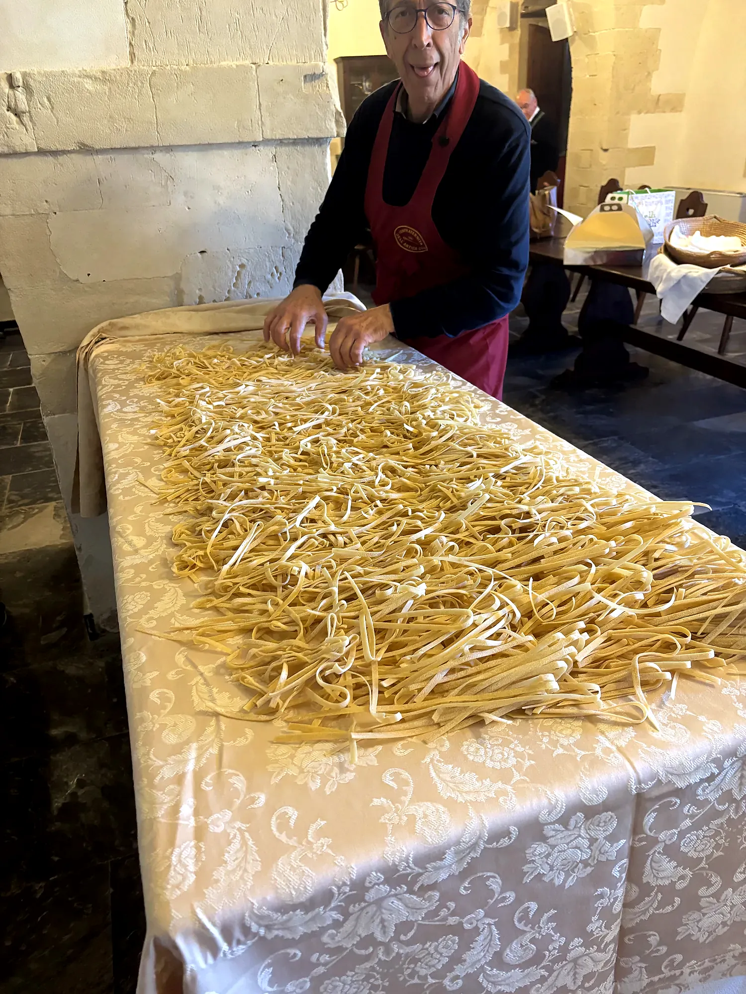 La pasta fresca preparata nella cucina dei Cenacolari