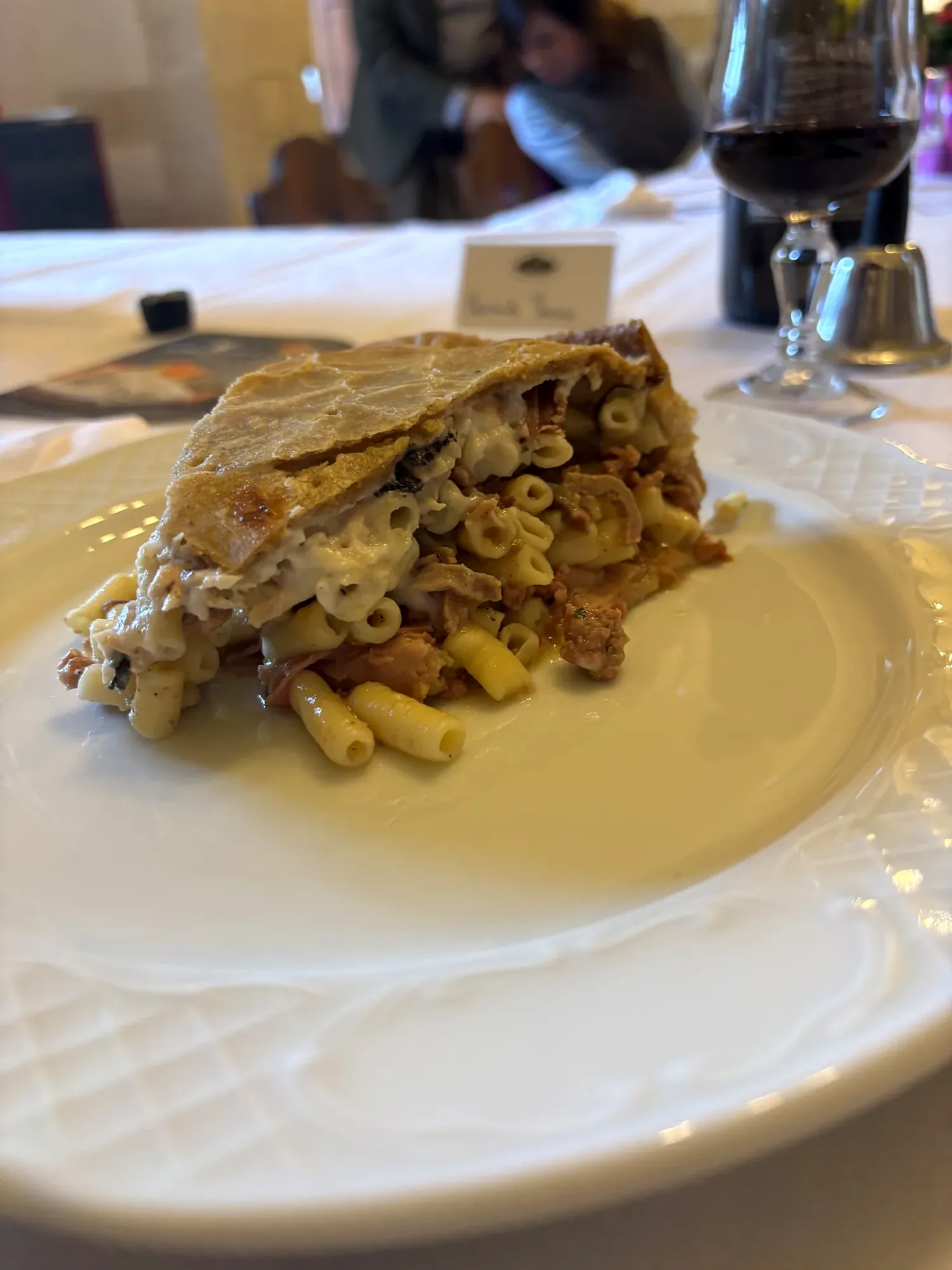 Dettaglio della tavola del Convivio d'inverno