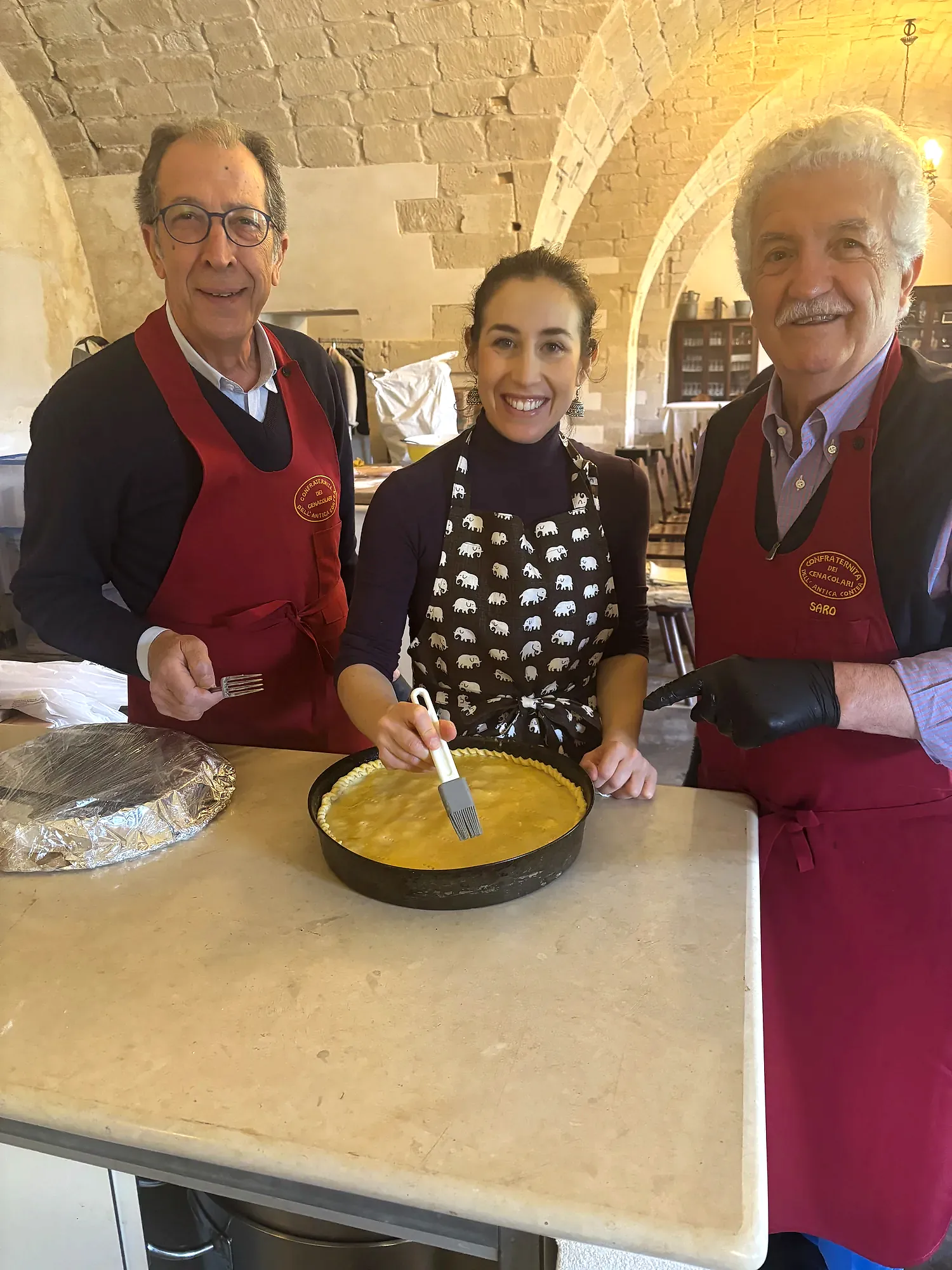 Una preparazione della tavola pasquale dei Cenacolari